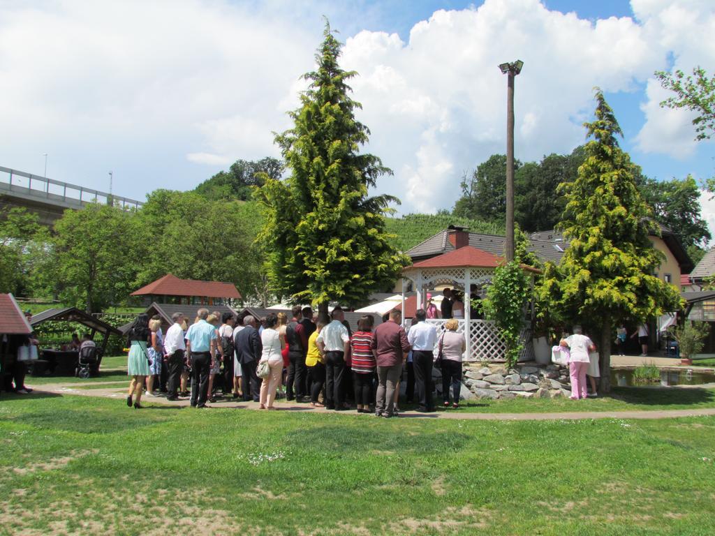 Crni Baron Pension Black Baron Maribor Exterior foto